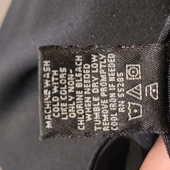 Express Classic Black Pencil Skirt. - Picture 5 of 5